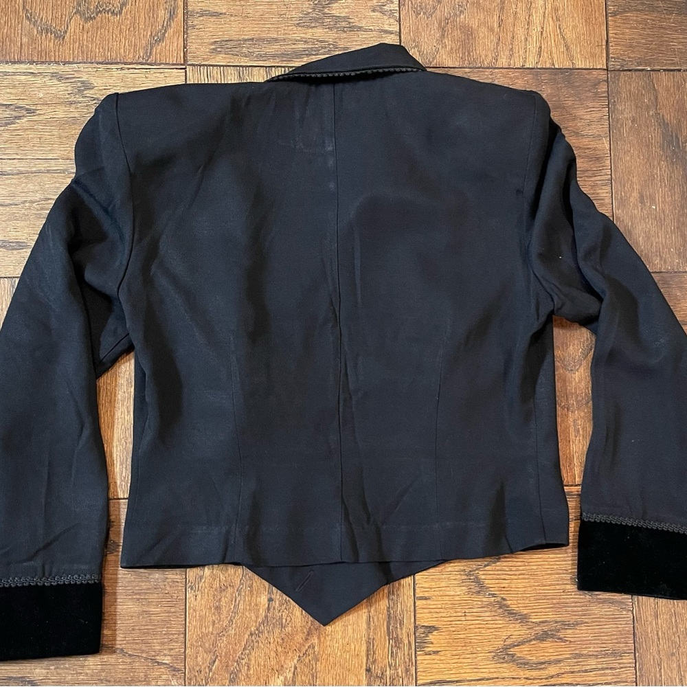 Lew Magram Collection 2-piece black skirt suit - Picture 2 of 6